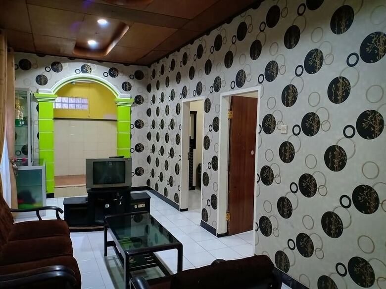 Hotel Nina King Homestay