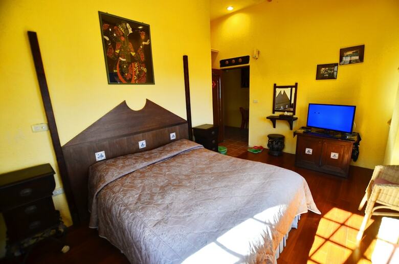Bed & Breakfast Nuowei Senlin Cottage