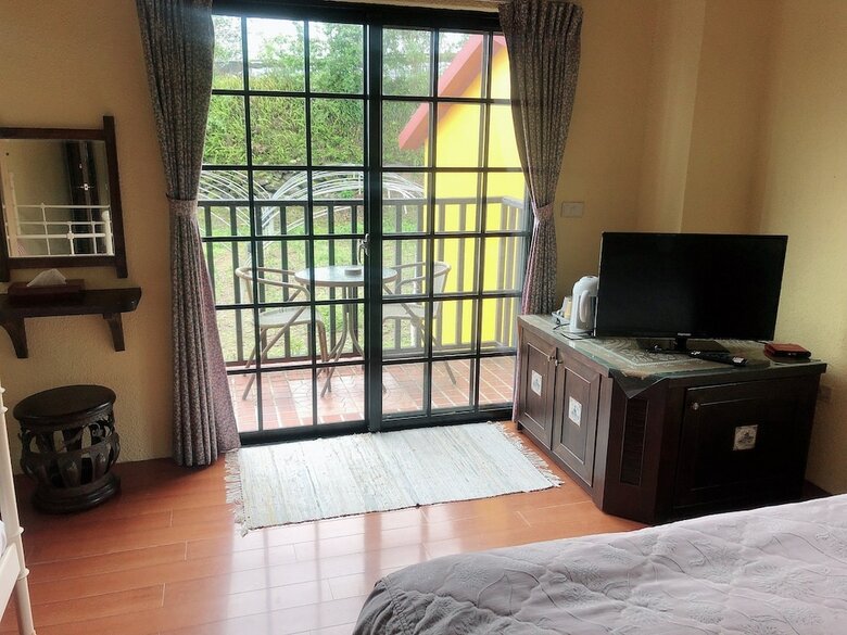 Bed & Breakfast Nuowei Senlin Cottage
