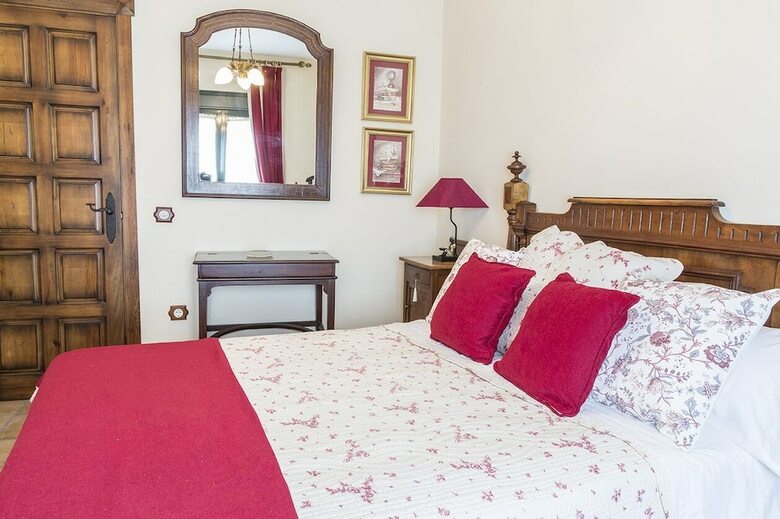 Hotel Mafloras Suites El Bosque