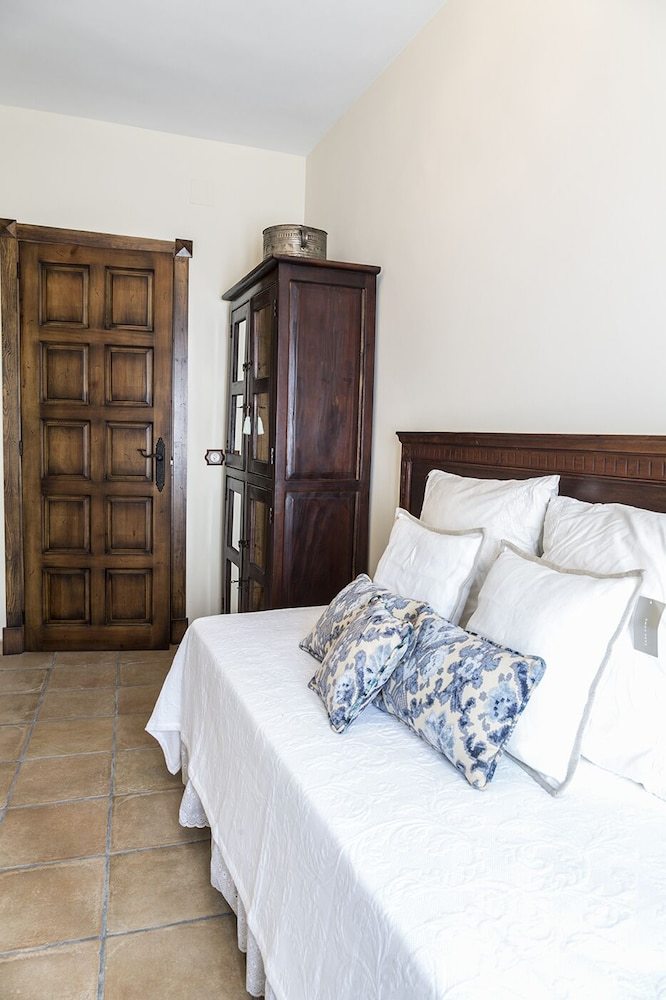 Hotel Mafloras Suites El Bosque