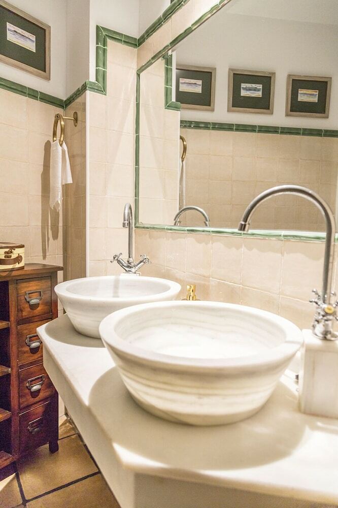 Hotel Mafloras Suites El Bosque