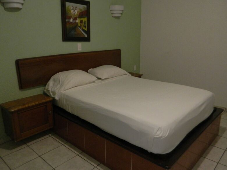 Hotel Revolucion