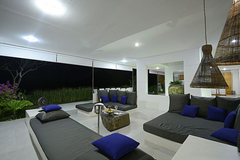 Villa L