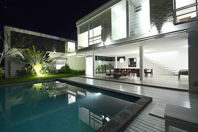 Villa L
