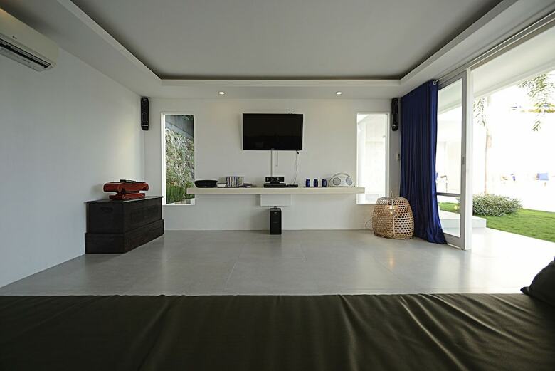 Villa L