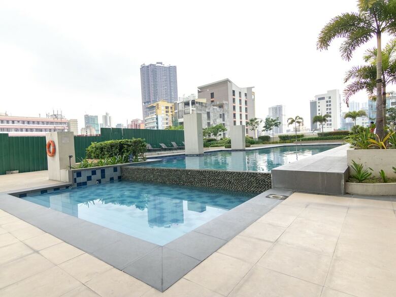 Hotel Oyo 529 Amaia Skies Avenida