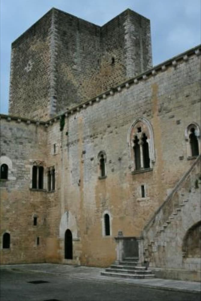 Dimora Del Falconiere B&B