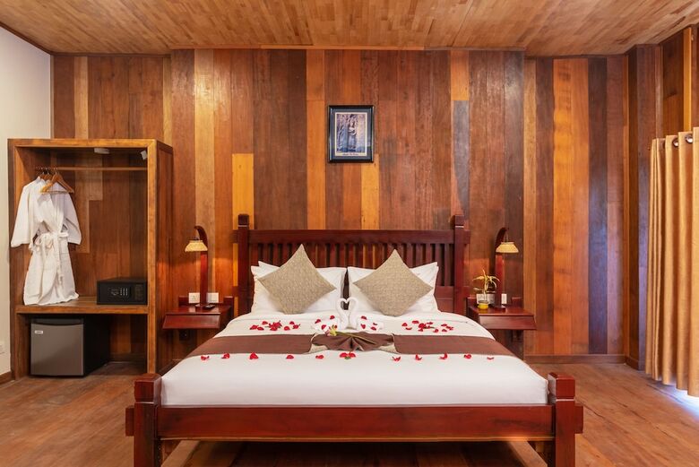 Hotel Family Wooden Boutique