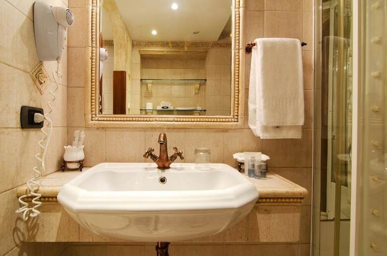 Cenci Bed & Breakfast
