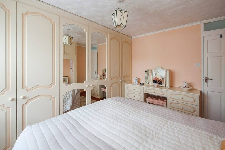 Family House Close To City Centre