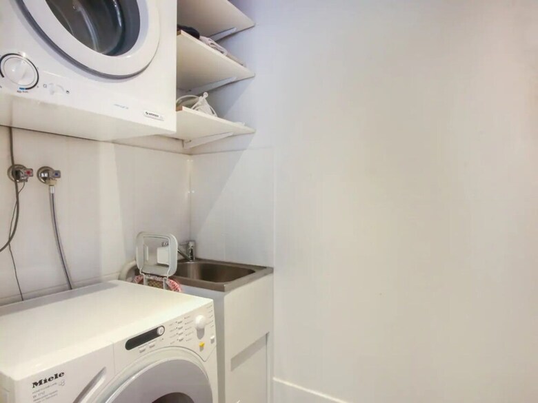 Spacious 2 Bedroom Apartment In Ascot With Large Private Garden