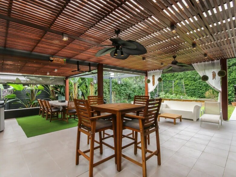 Spacious 2 Bedroom Apartment In Ascot With Large Private Garden
