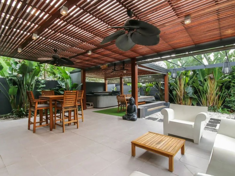 Spacious 2 Bedroom Apartment In Ascot With Large Private Garden