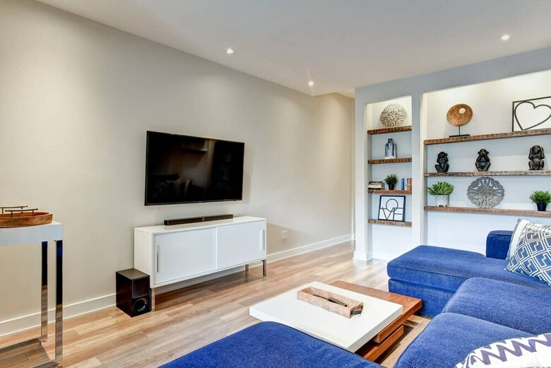 Modern Rustic Urban Oasis In Downtown Toronto
