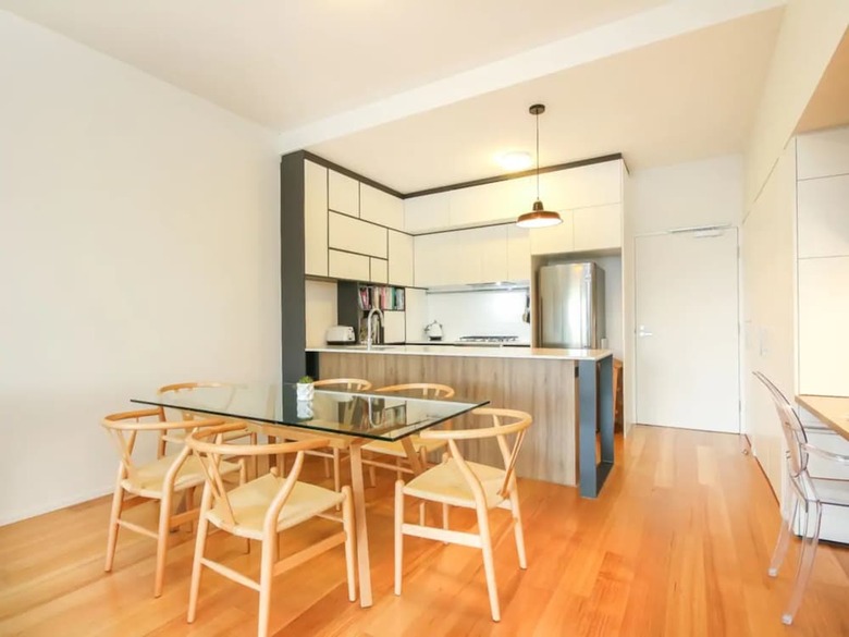 Luxury 1 Bedroom Top Floor Apartment With Balcony