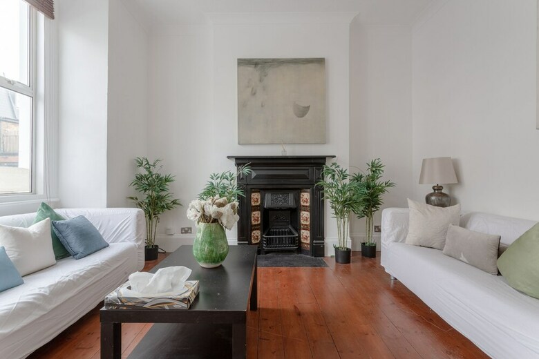Spacious 4 Bedroom House Close To Tooting Station