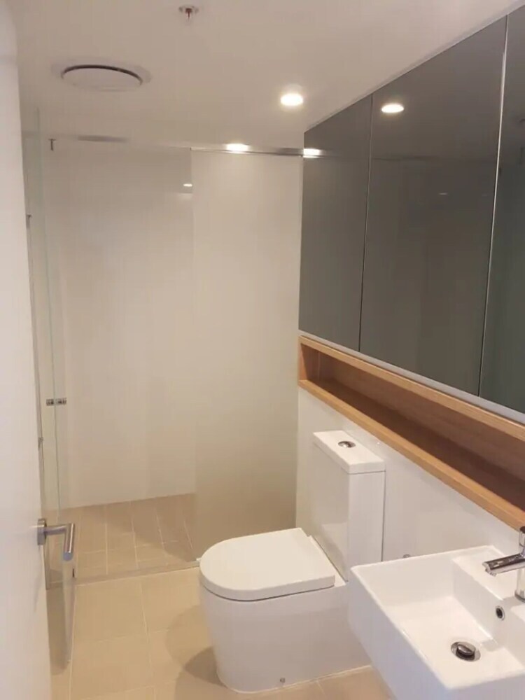 Newstead 1 Bedroom Apartment With City View