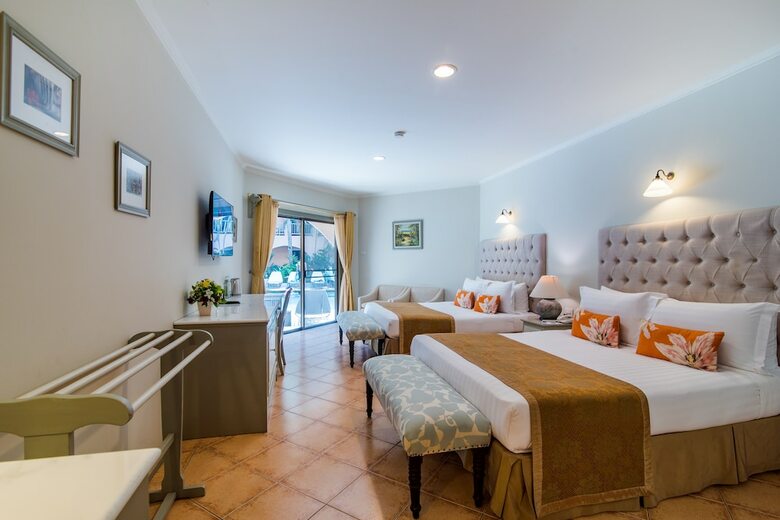 Hotel Anantasila Villa By The Sea