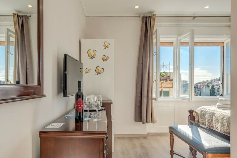 Hotel Metropole Luxury Rooms