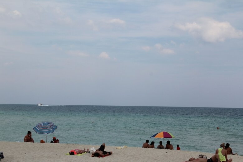 Hotel Waterfront Condo, Heated Pool, Direct Beach Access