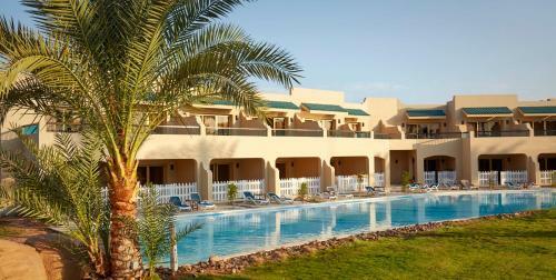 Hotel Coral Sea Holiday Village