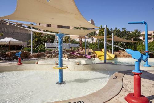 Hotel Coral Sea Holiday Village