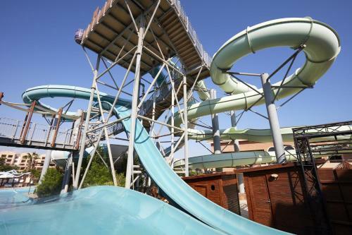 Hotel Coral Sea Holiday Village