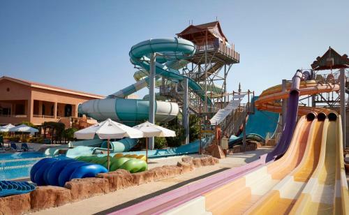 Hotel Coral Sea Holiday Village