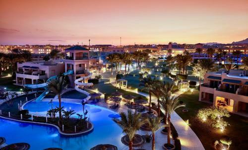 Hotel Coral Sea Holiday Village