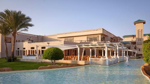 Hotel Coral Sea Holiday Village