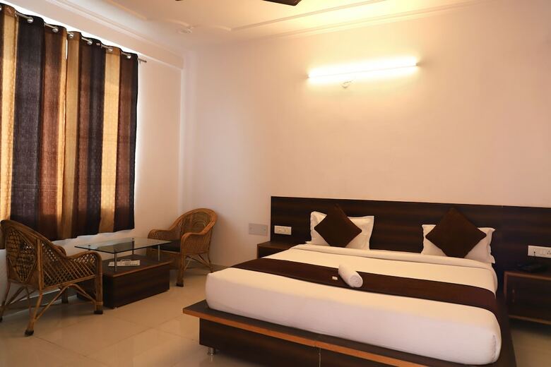 Hostal Orchid Hotel