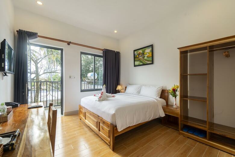 Hotel Aurora House