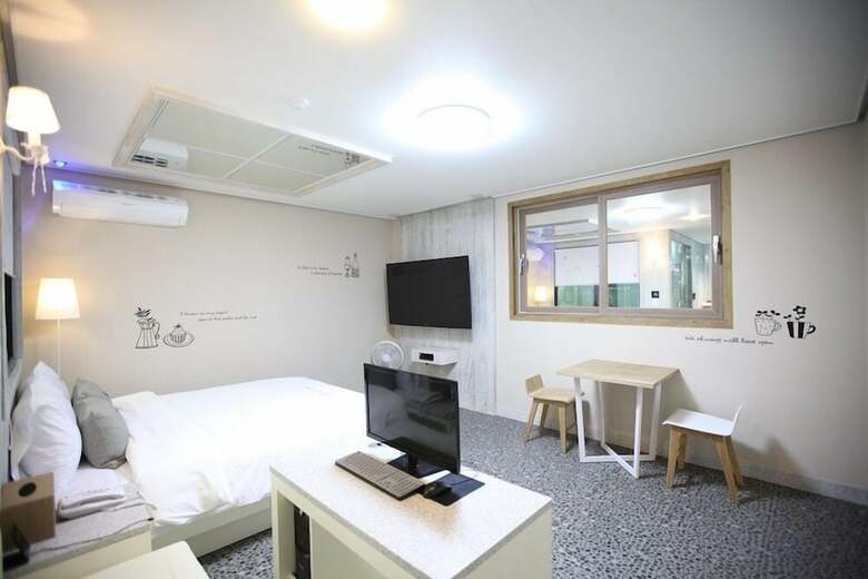 Cheonan Time Hotel