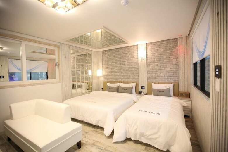 Cheonan Time Hotel