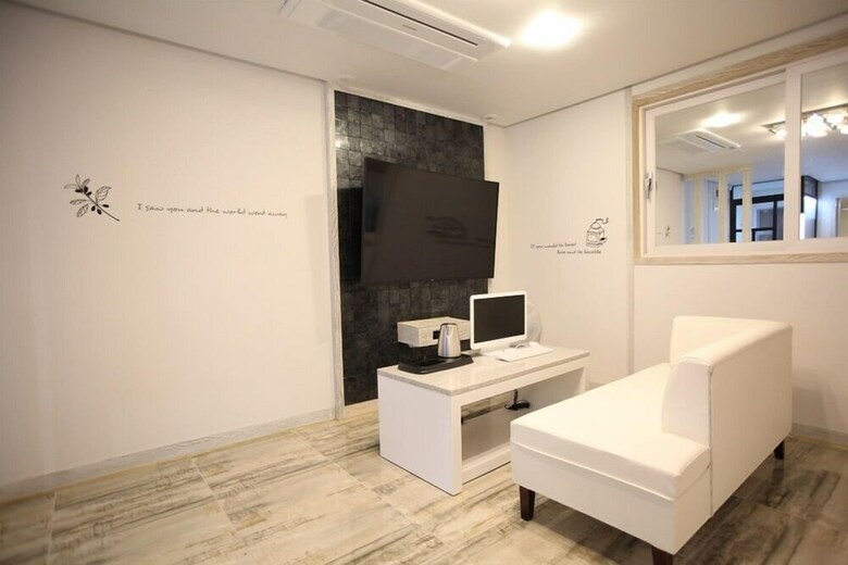 Cheonan Time Hotel