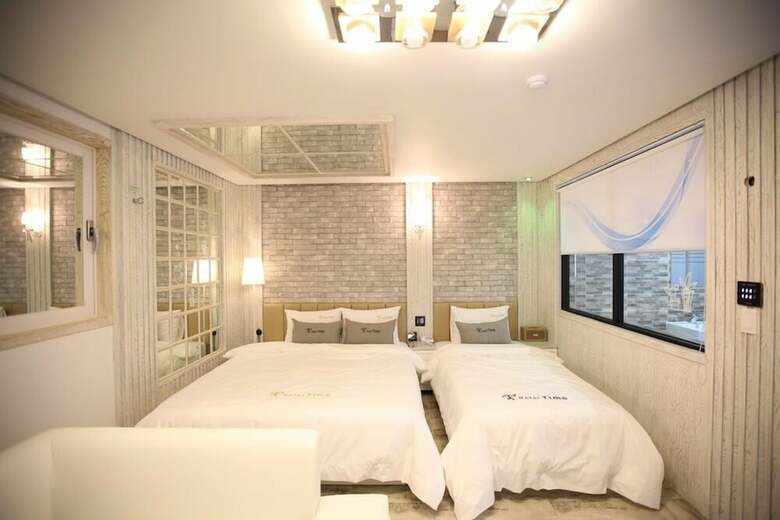 Cheonan Time Hotel