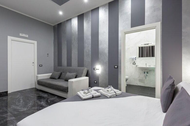 Hotel Bella Napoli Suites