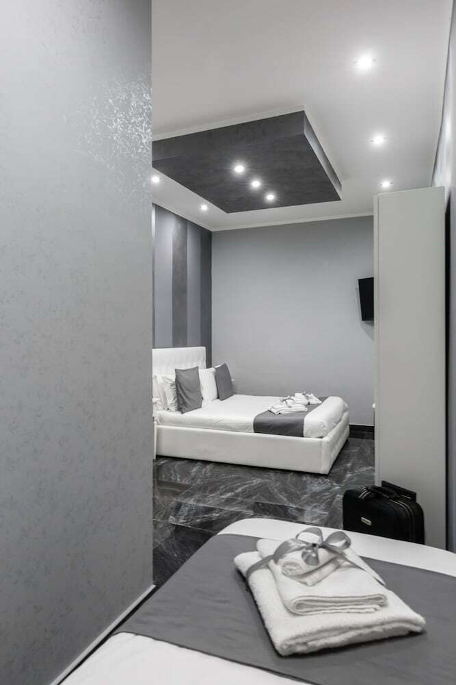 Hotel Bella Napoli Suites