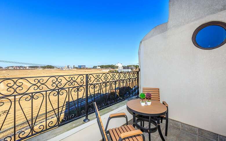 Attirance Pool Villa Pension