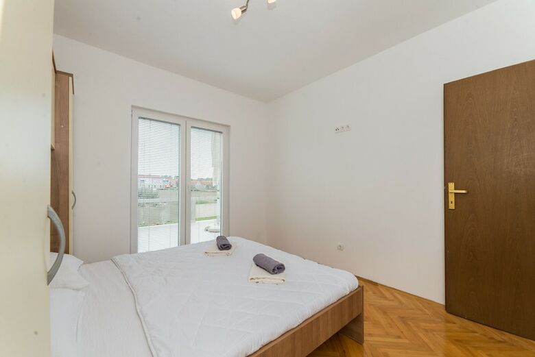 Apartment Radovic Nives