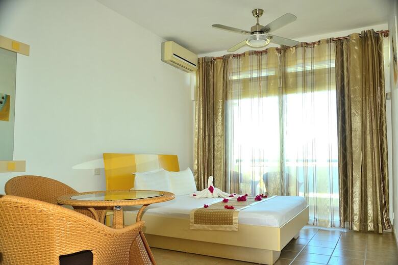 Aparthotel West Coast View