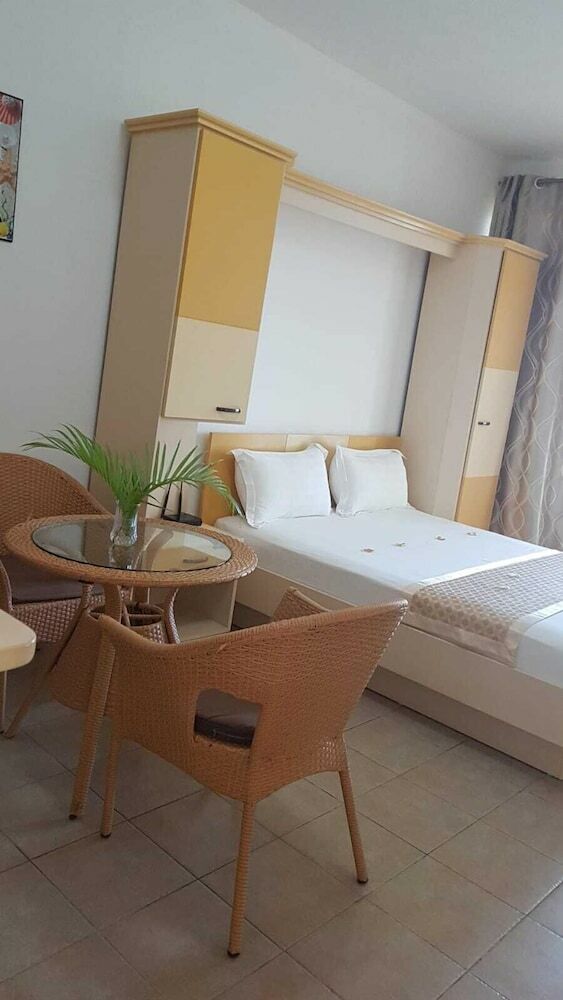 Aparthotel West Coast View