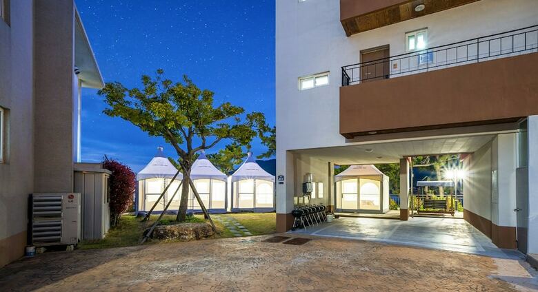 Ara Pool Villa Pension