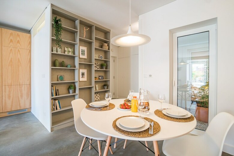Wood Wall & Garden Apartment
