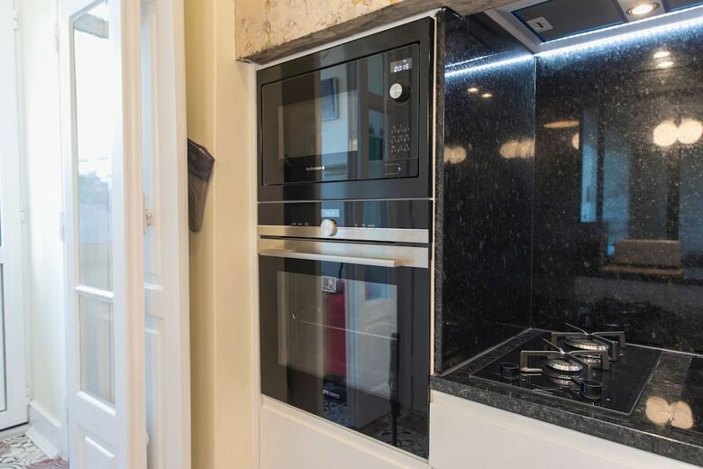 Spacious Gra�a River View Apartment