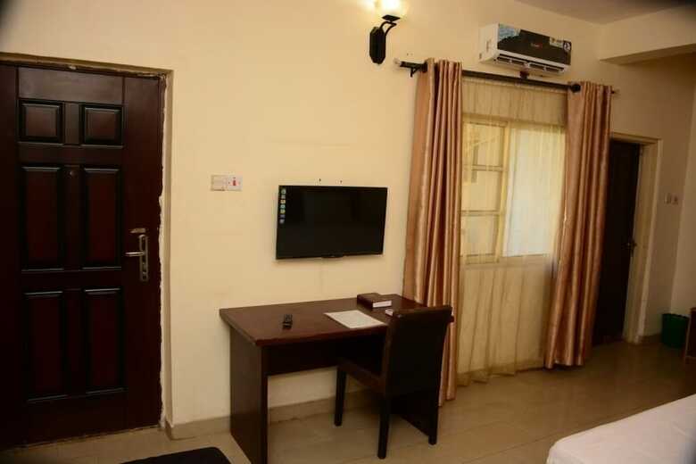 Ilon Crystalz Concept Hotel