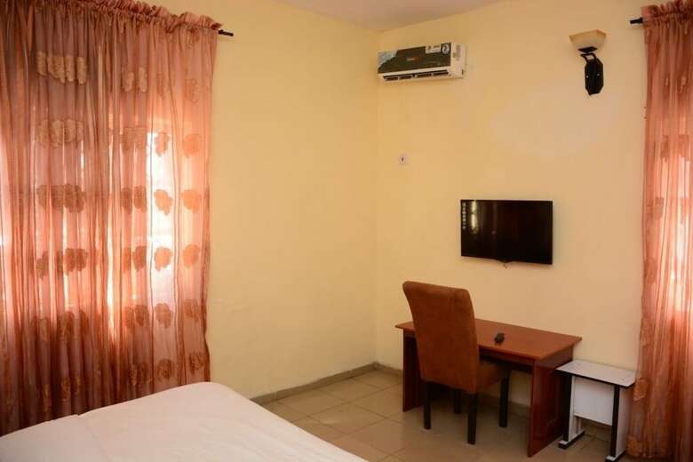 Ilon Crystalz Concept Hotel