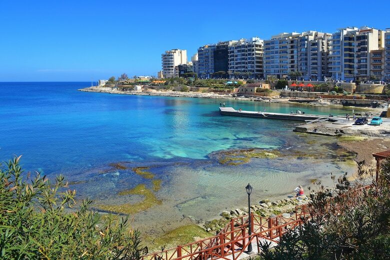 Idyllic Apartment Just Off The Promenade
