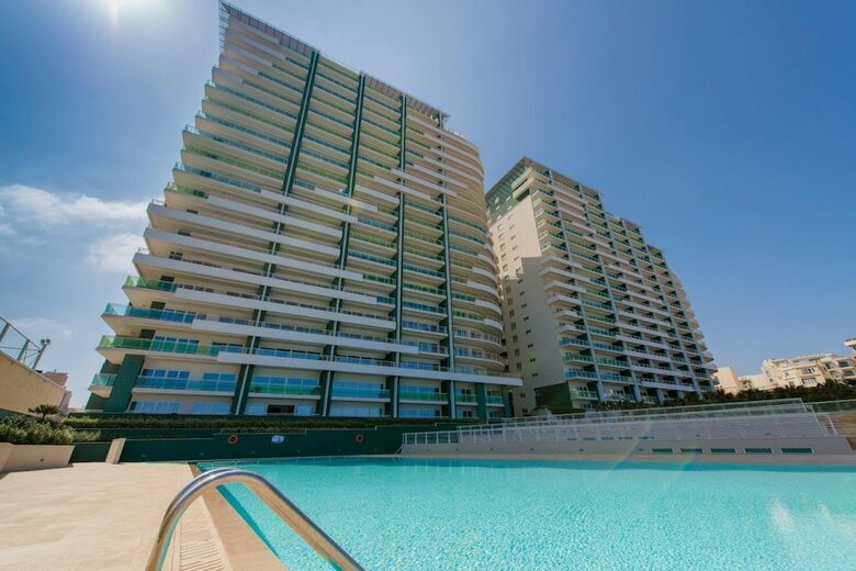 Gorgeous Apartment With Terrace In Fort Cambridge, Pool